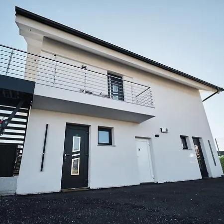 Blue Alpine Nest 公寓 *